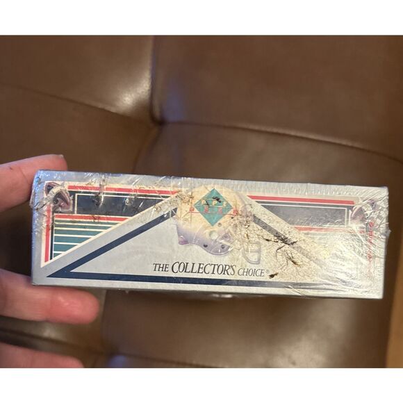 1991 UPPER DECK FOOTBALL “PREMIERE EDITION” TRADING CARDS FACTORY SEALED BOX - Picture 4 of 7